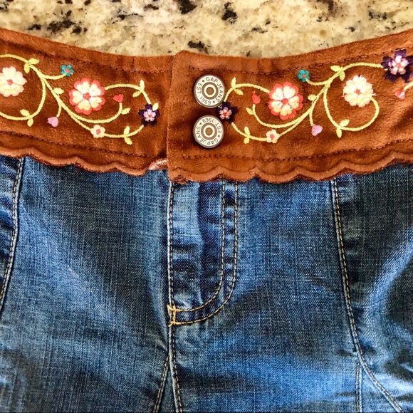 NWT Gap Kids Denim & Embroidered Suede Skirt, sz 4 - Picture 2 of 7